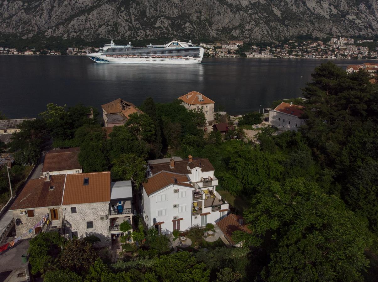 Djurovic Apartments Montenegro Котор Екстер'єр фото
